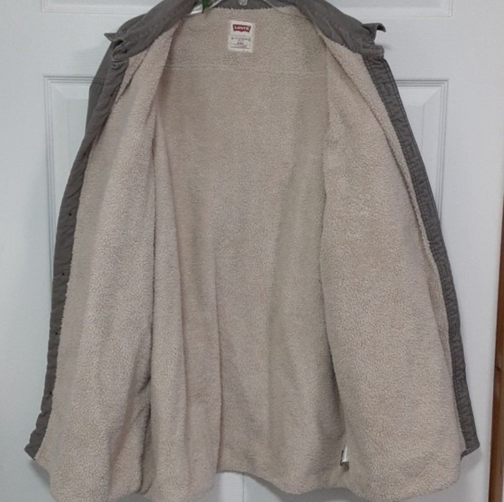 Levi's Sherpa Lined Shirt Jacket - Picture 2 of 12